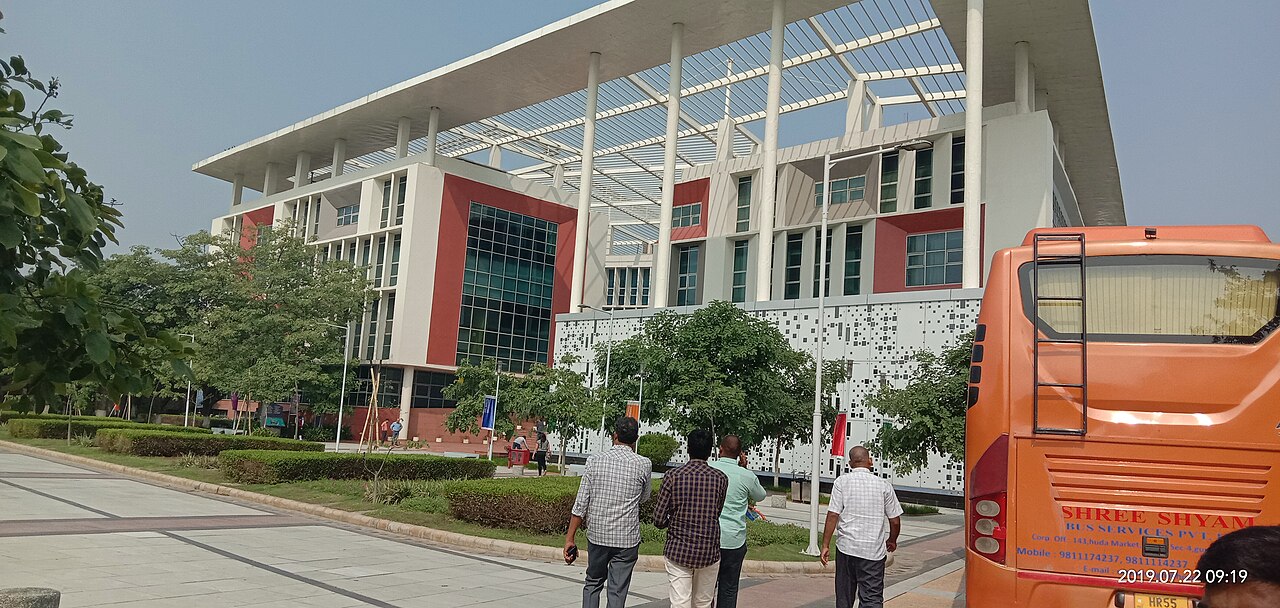 BML Munjal University campus
